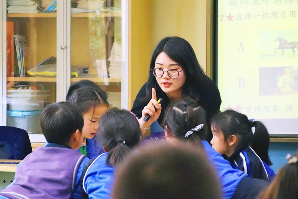 标普500首次突破6400点!AI热潮推动科技股成为牛市引擎